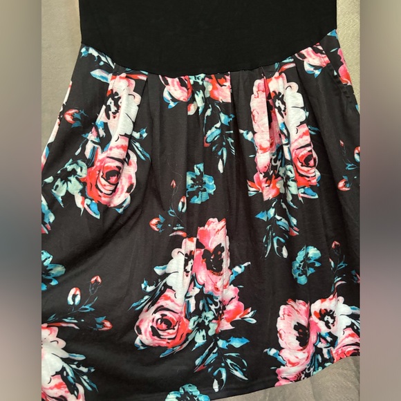 Black dress with floral skirt size large black floral excellent condition - Picture 4 of 8